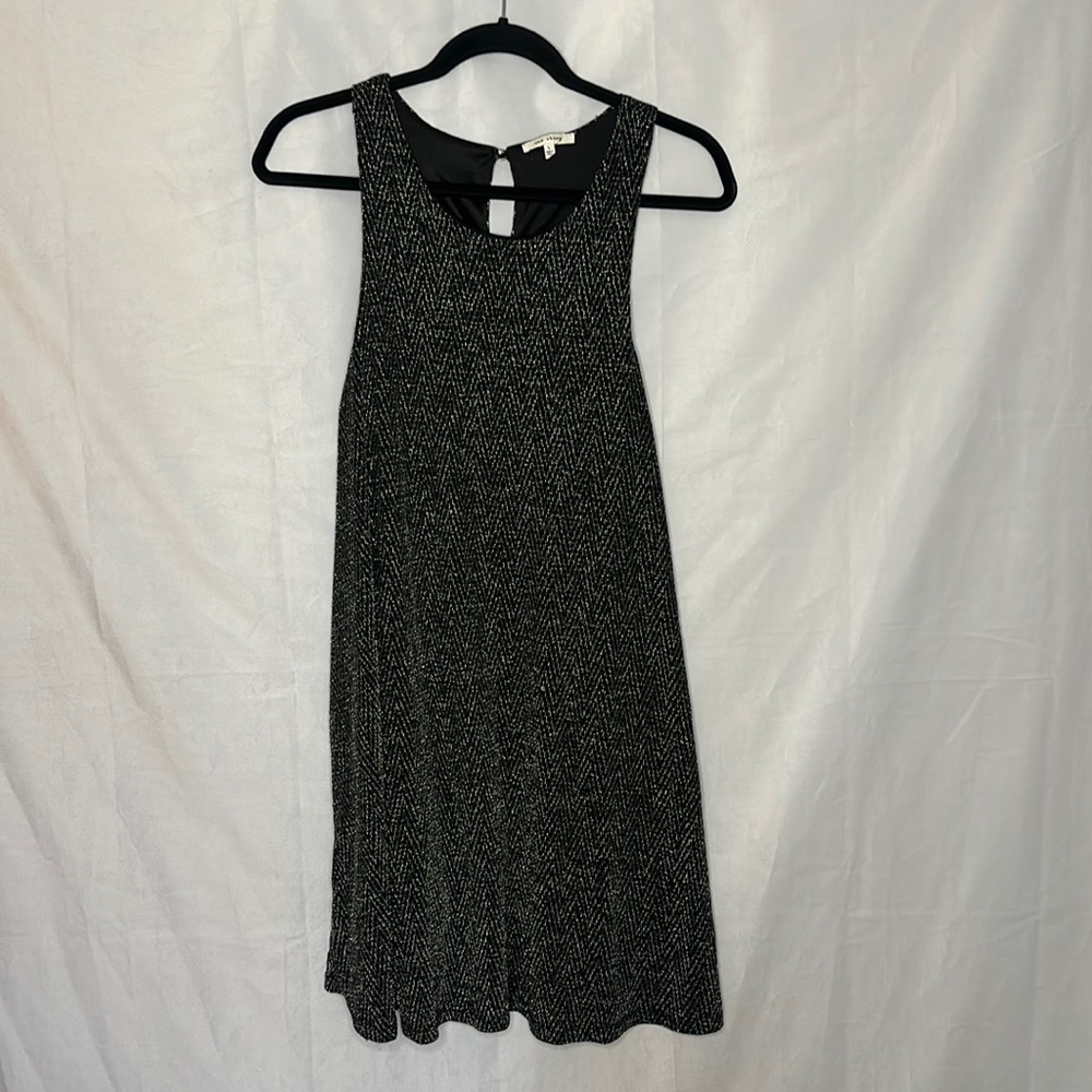 ONE STORY METALLIC A LINE DRESS (L)